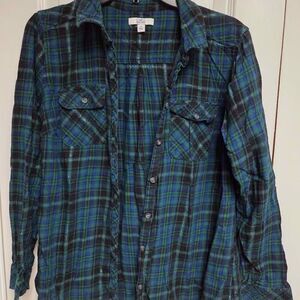 Croft & Barrow Women's Medium blue green black plaid w silver accent button down